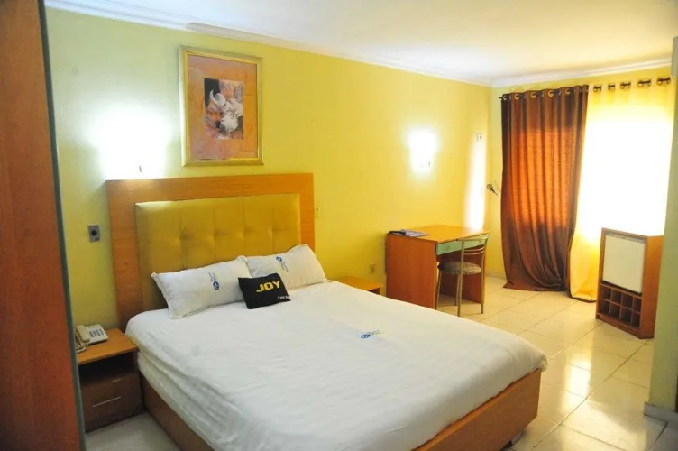Peemos Place Warri
