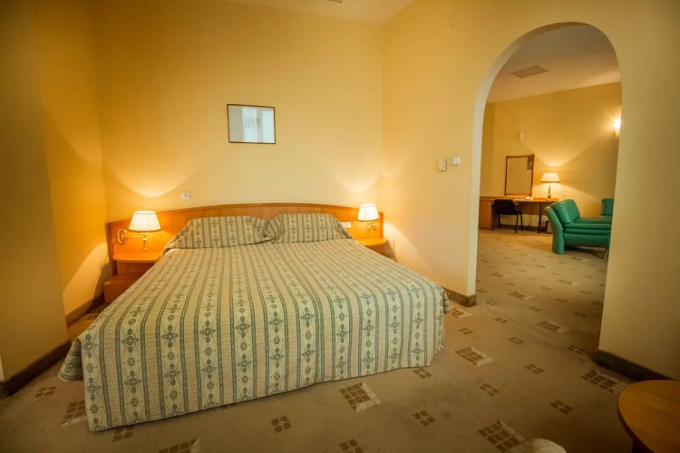 EXPO Hotel