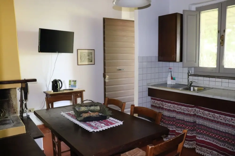2 Bedrooms Classic Apartment with garden view