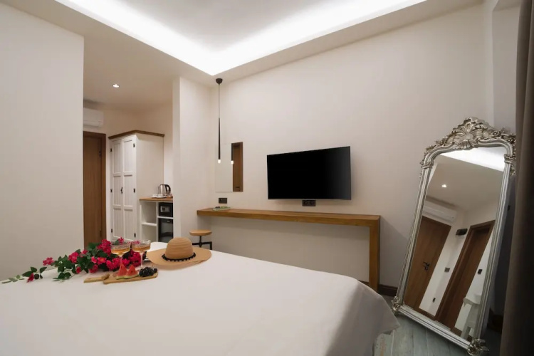 Melitya House