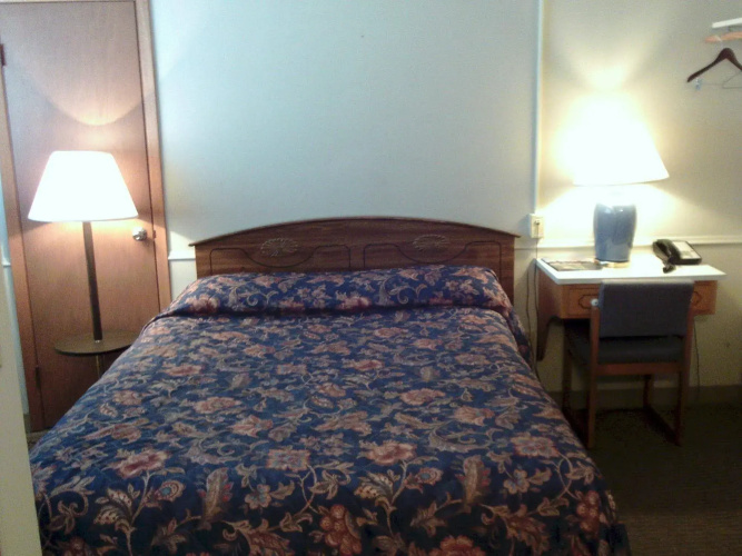2nd Street Inn & Suites