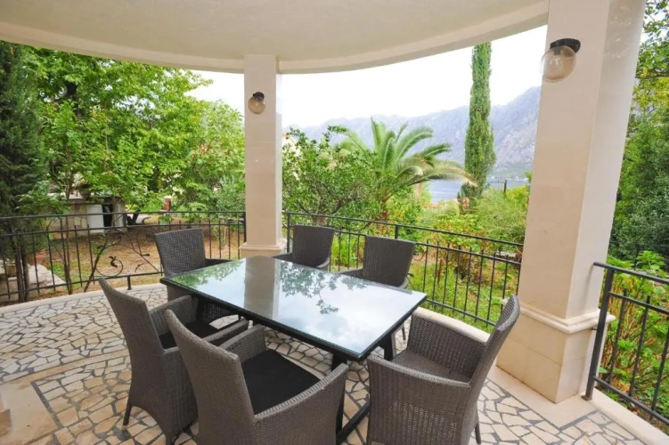 1 Bedroom Apartment with view