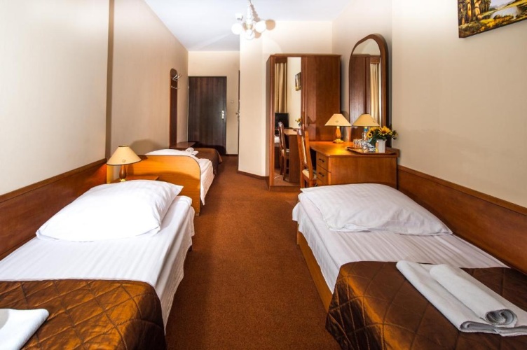 Standard Triple room