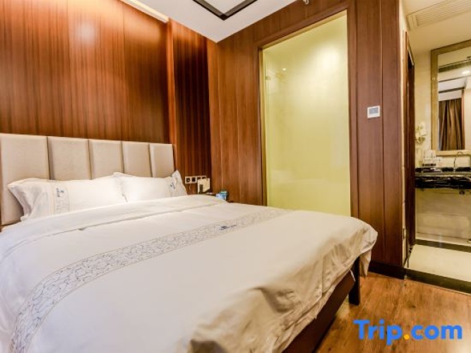 Deluxe Family Suite