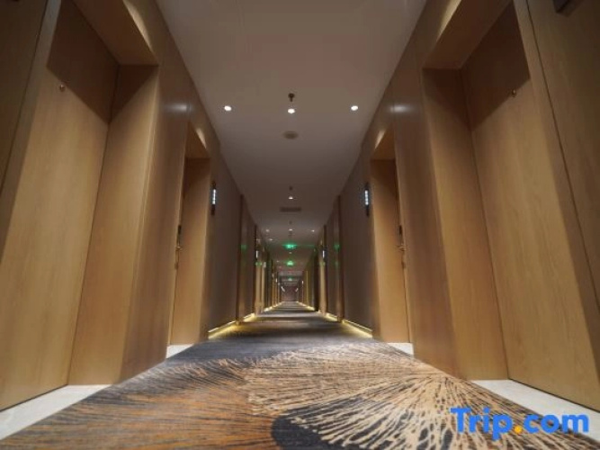 Ezzi Hotel