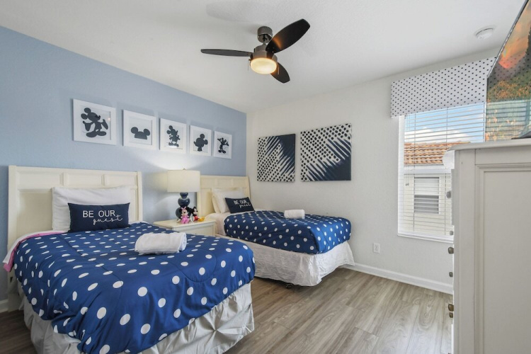 6 BR Home Windsor Hills Sleeps 12 - DVM 1952