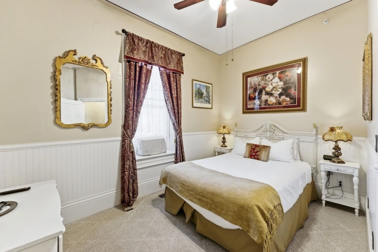 Royal room