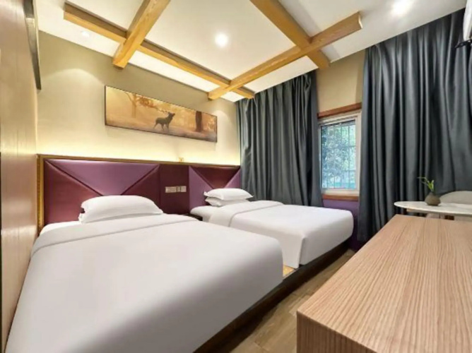 Longxin Hotel