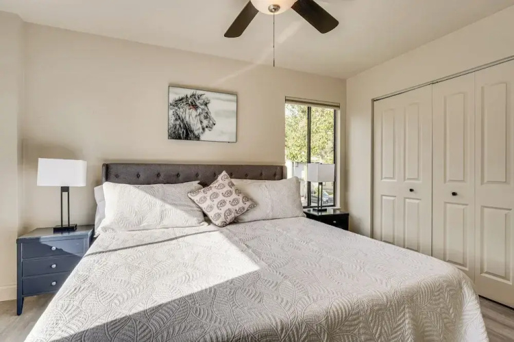 2 Mi to UF Campus: Modern Condo w/ Pool Access!
