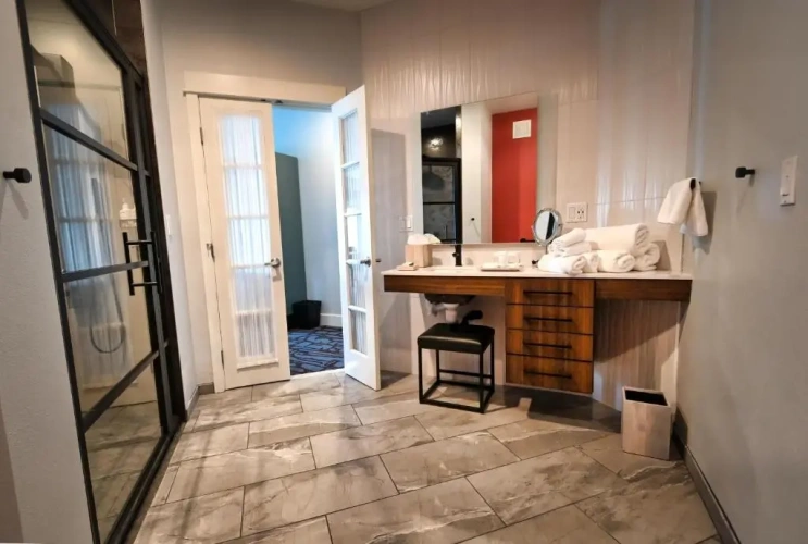 1 Bedroom Suite