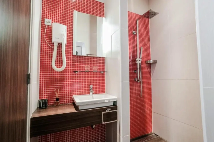 Comfort room