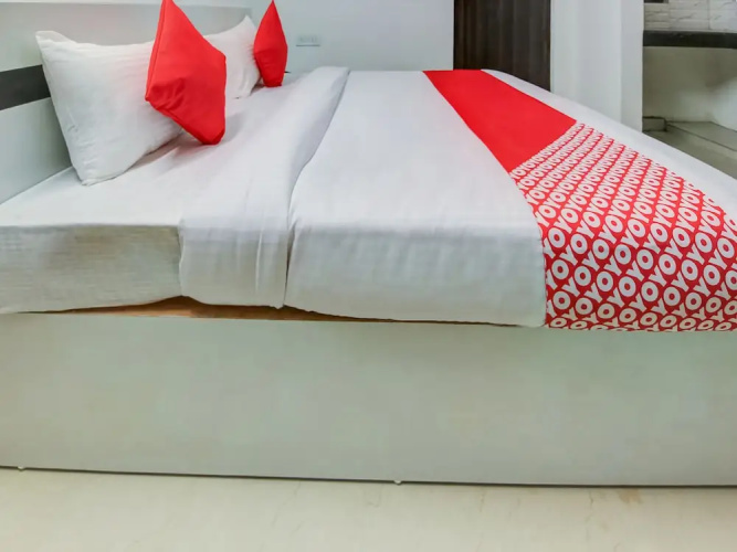 OYO Flagship 26759 BJ Residency