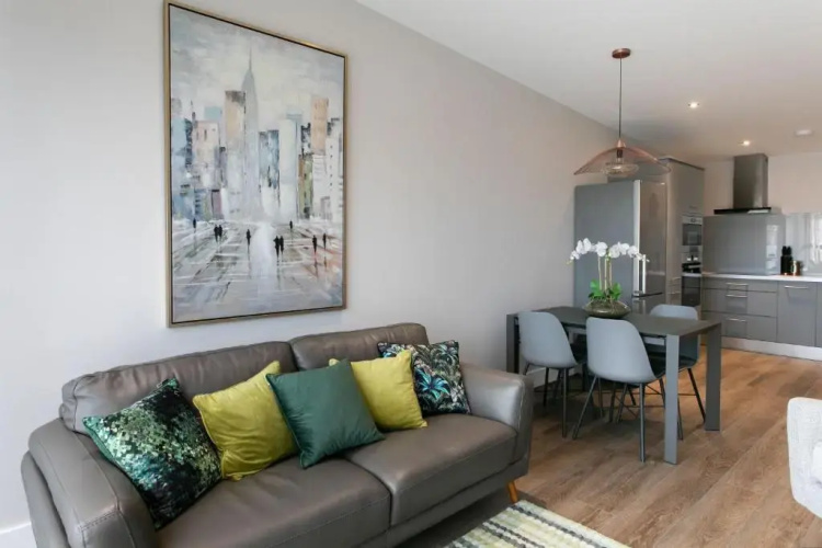 Custom House Apartments