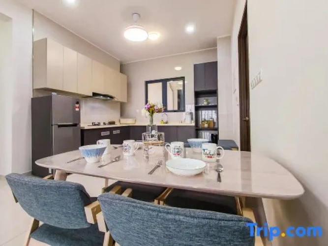 2 Bedrooms Apartment