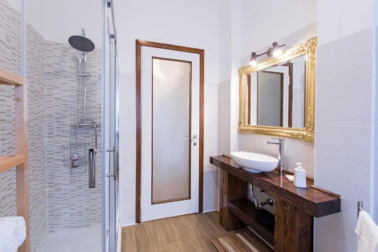 Villa Thea Sleeps 8 guests in Ossuccio