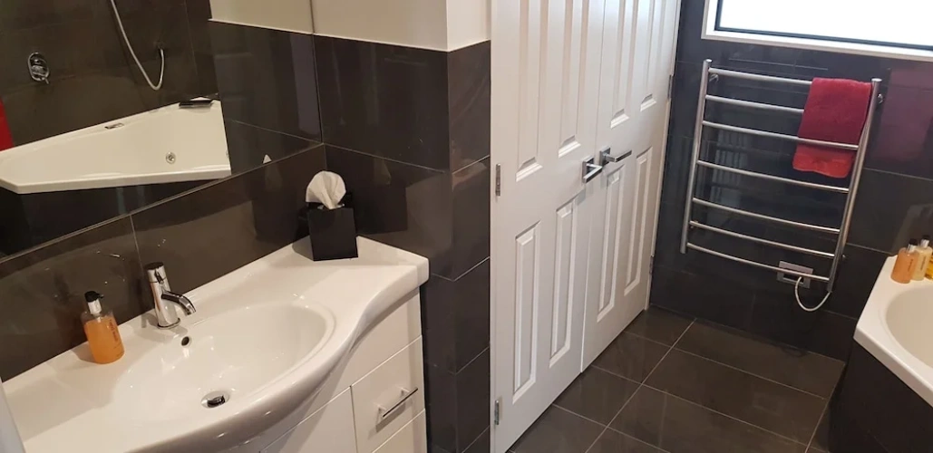 4 Bedrooms Luxury Cottage