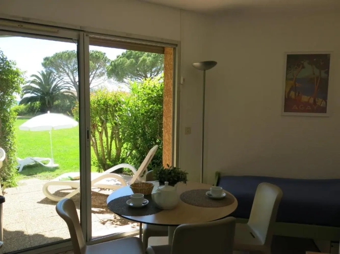 1 Bedroom Apartment with park view
