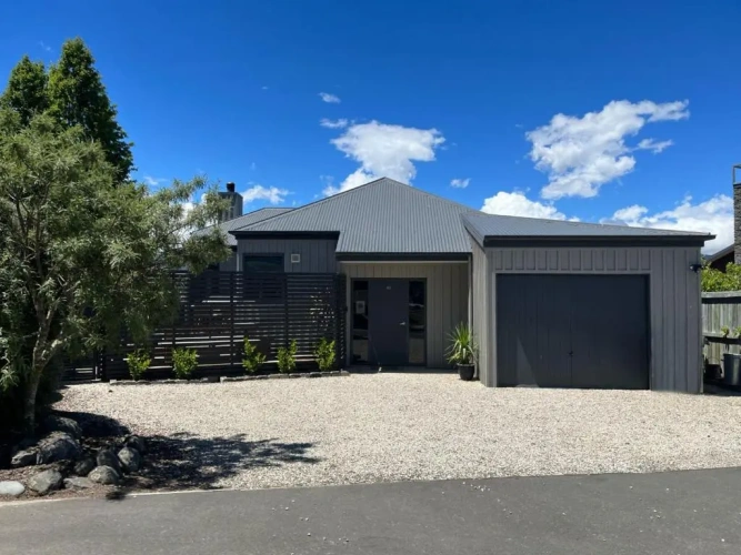 4 Bedrooms Cottage