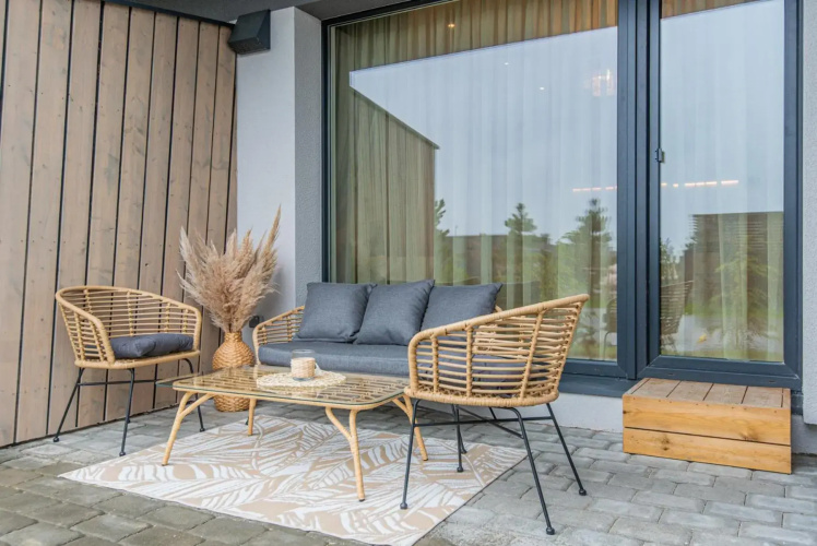 BOHO BEACH STUDIO su terasa ir baseinu