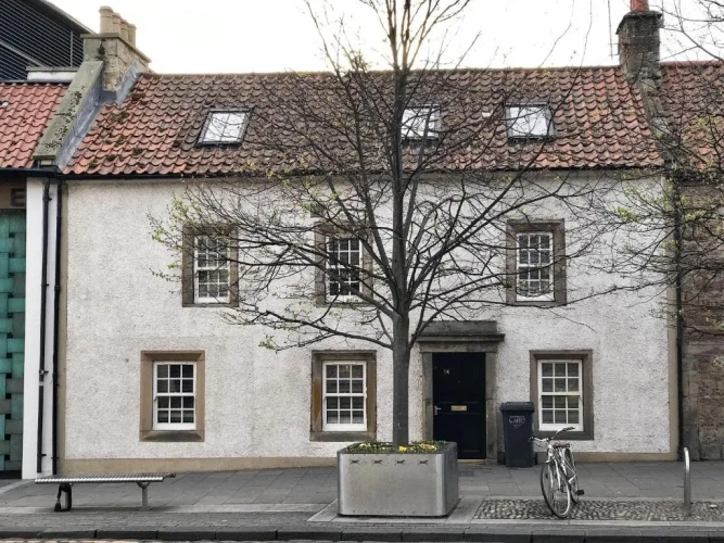 4 Bedrooms Cottage
