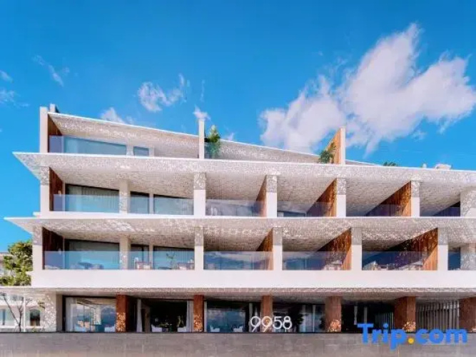 Dali 9958 Scenic Hotel