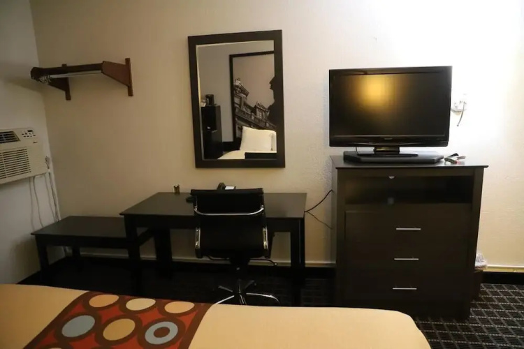 Super 8 Richmond Airport Va