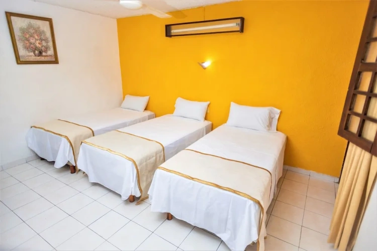 Standard Triple room