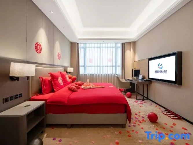 Deluxe Double Suite with garden view
