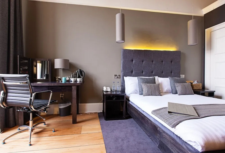 Rooms & Suites Picardy Place