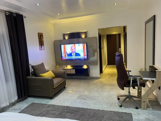 De Loccville Place