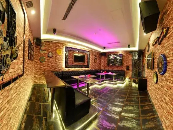 Knight's Hotel Europark Resort