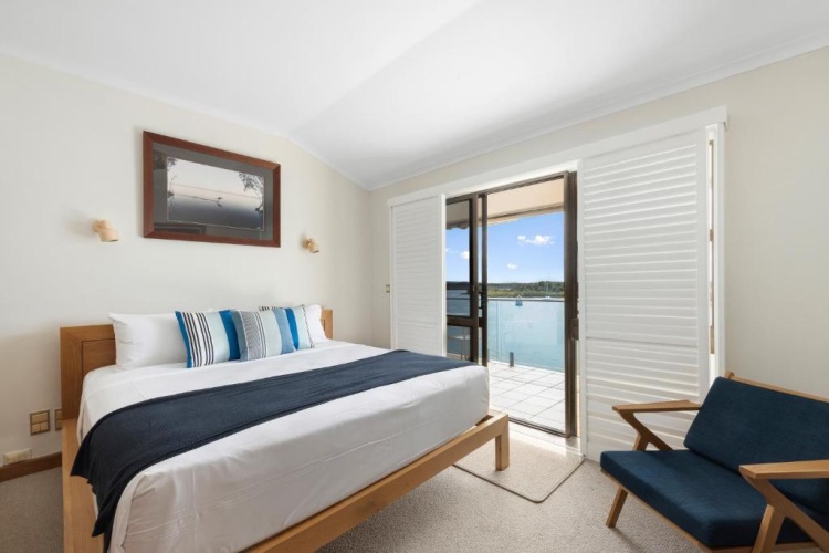 3 Bedrooms Apartment
