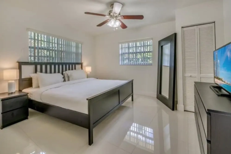 2 Bedrooms Apartment