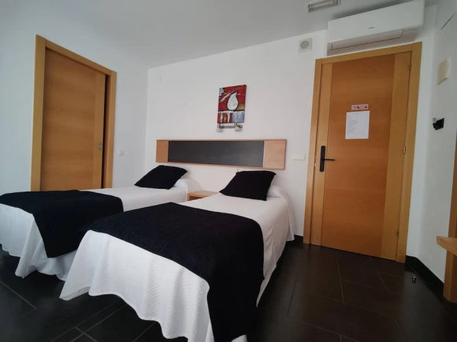 Standard Twin room with balcony
