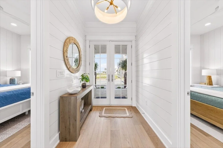4 Bedrooms Cottage
