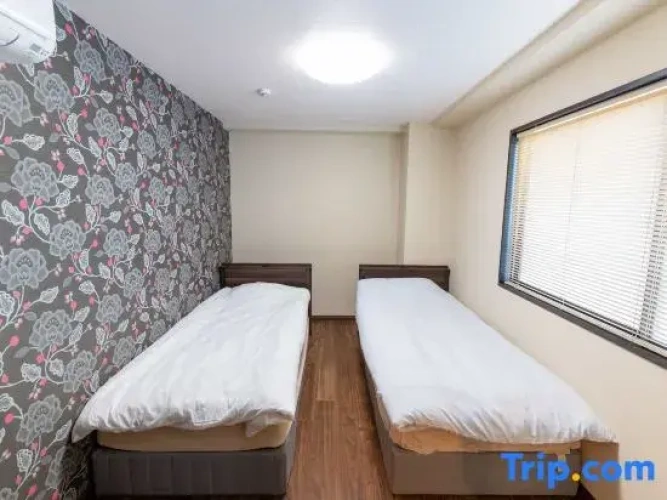 2 Bedrooms Apartment