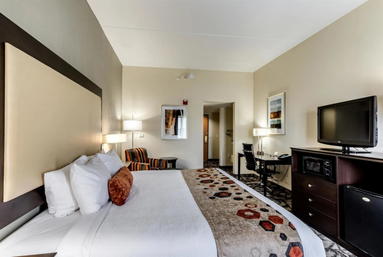 Holiday Inn Express & Suites Cedar Falls - Waterloo by IHG