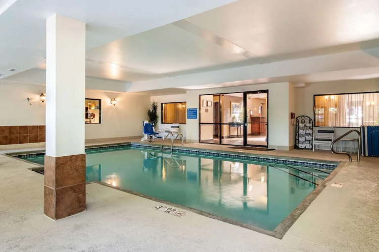 Comfort Suites Suwanee