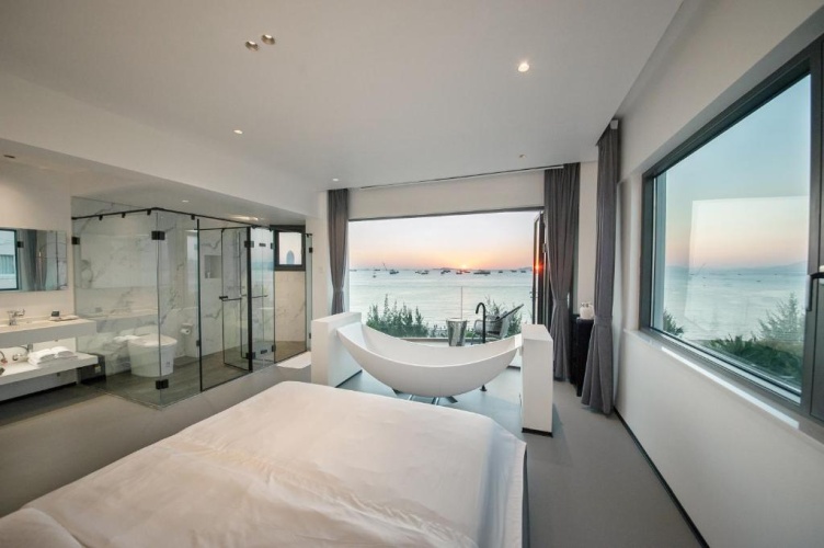 Deluxe Double room with balcony and with sea view