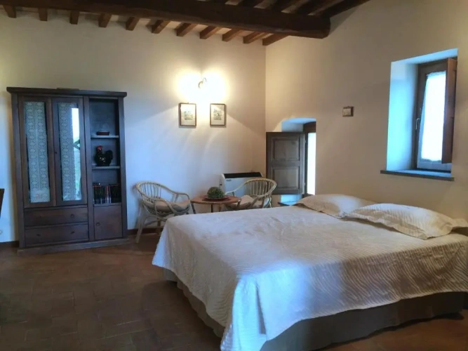 5 Bedrooms Cottage