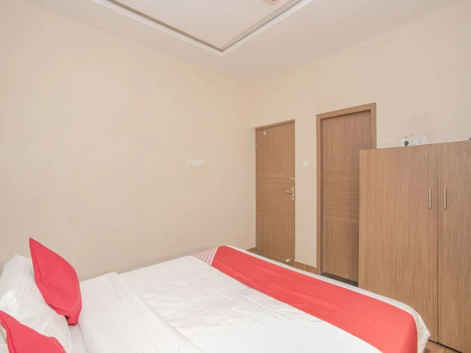 OYO 10722 Simera Service Apartments