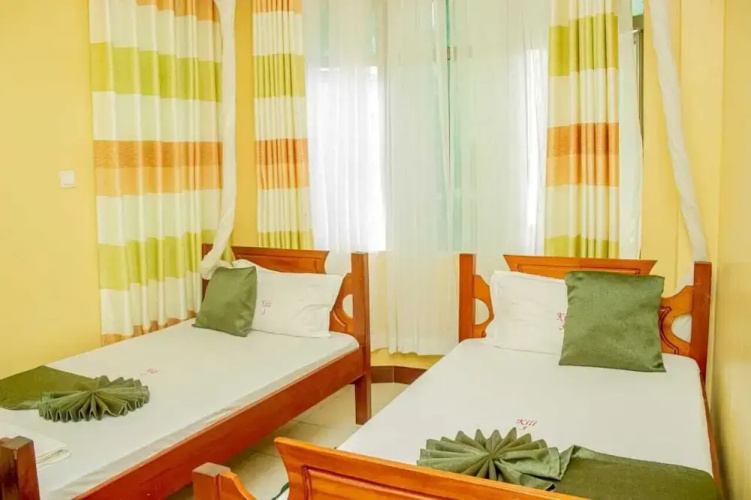 Sunset Paradise Apartments by Blodriff