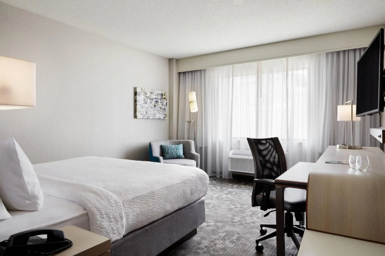 Courtyard by Marriott Milwaukee Downtown