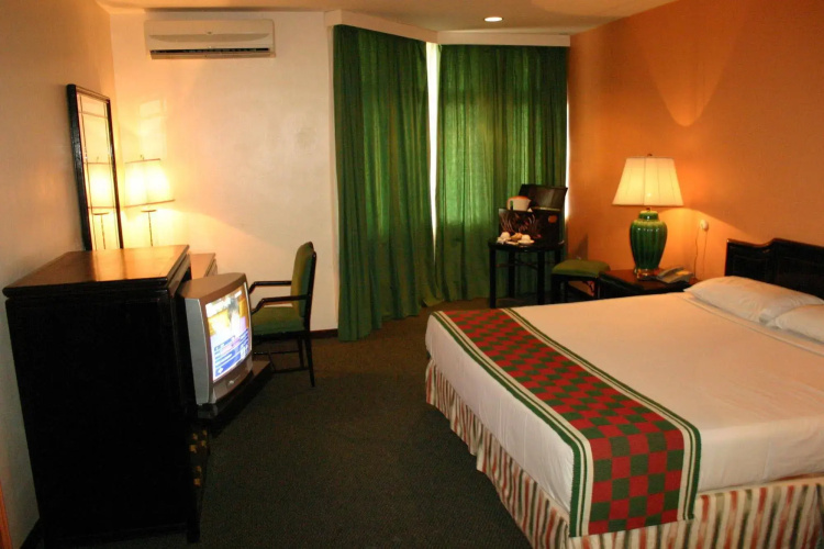 CentrePoint Hotel