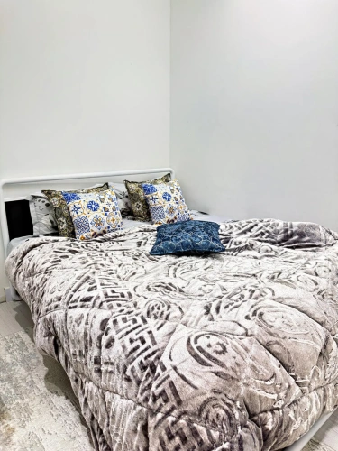 3 Bedrooms Apartment