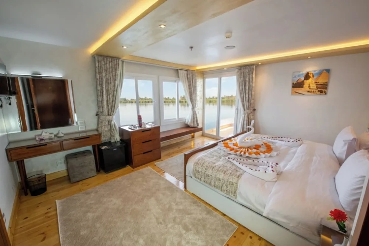 Luxury Suite