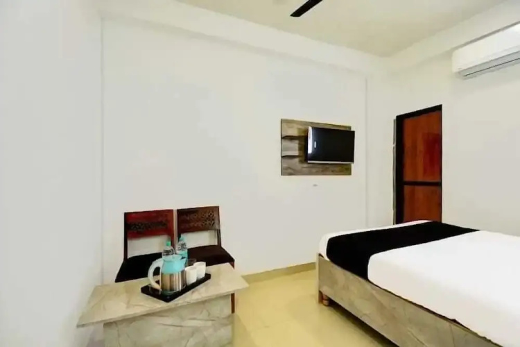 Hotel Aditya Inn