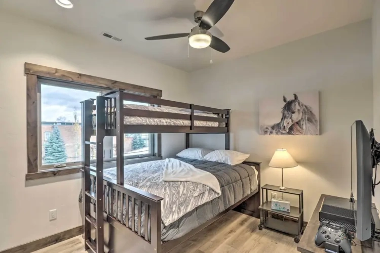 2 Bedrooms Apartment