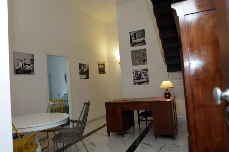 900 B&B