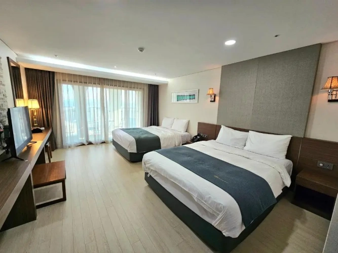 Deluxe Family room